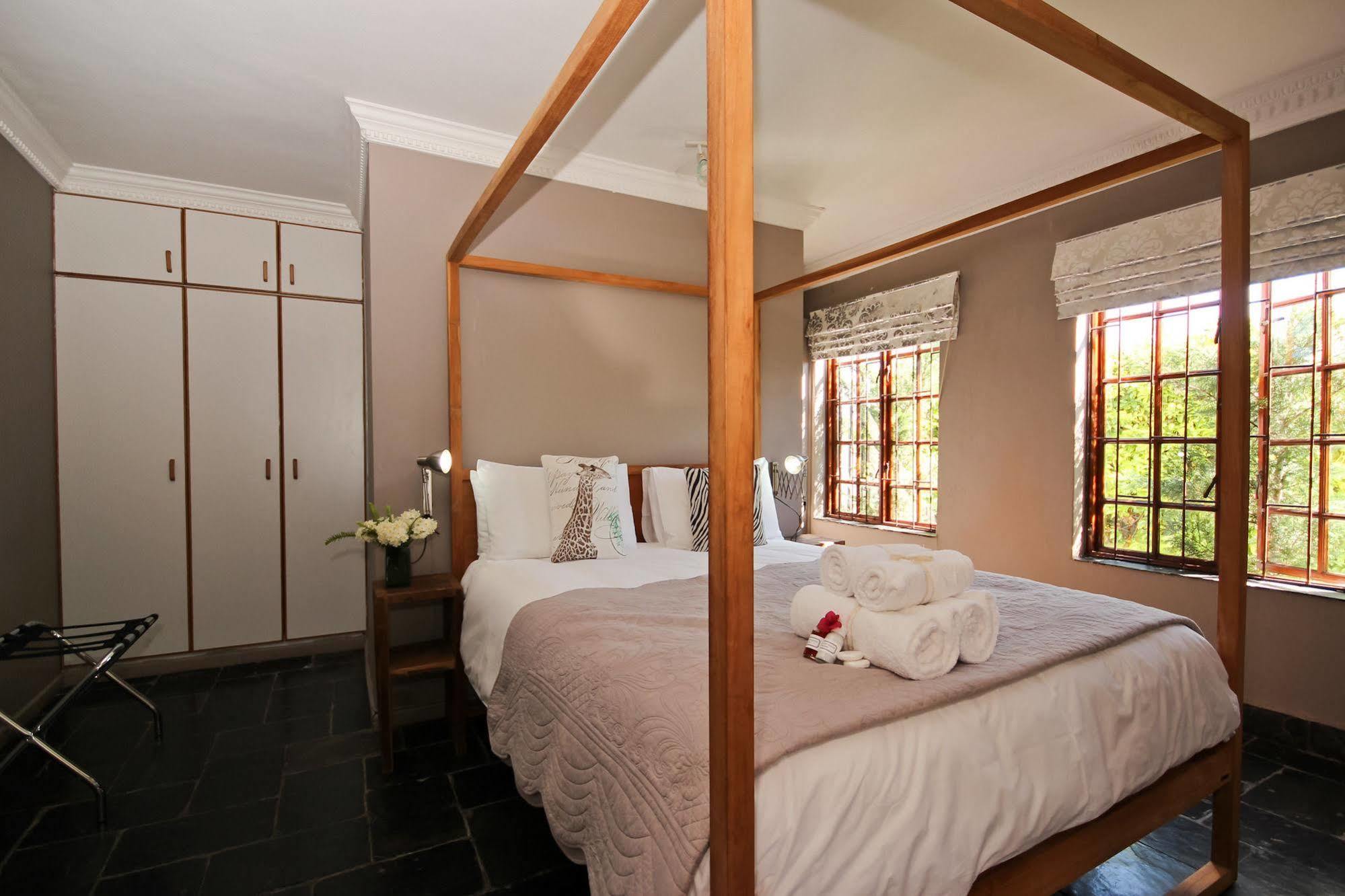Boord Guest House สเตลเลนบอช ภายนอก รูปภาพ